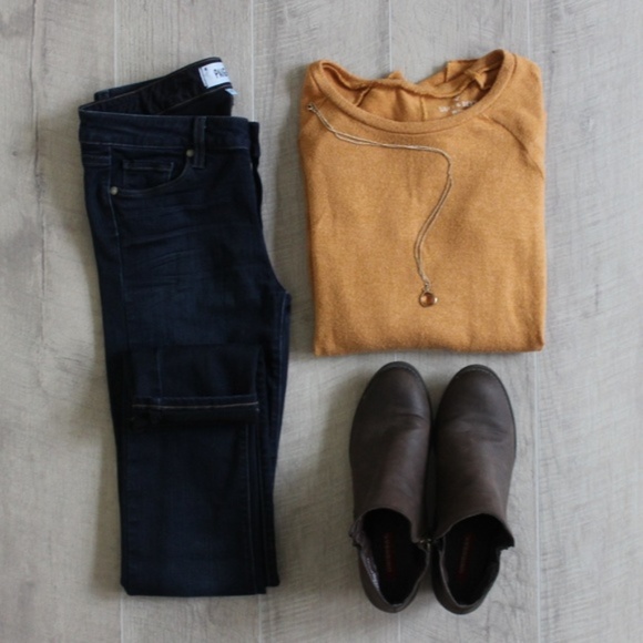 American Eagle Outfitters Tops - American Eagle Soft & Sexy Plush Burnt Orange Top